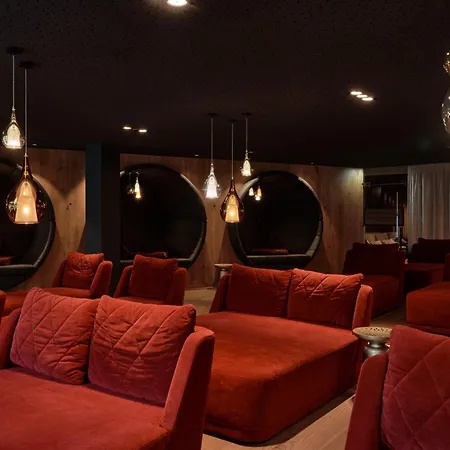 Edelweiss - Salzburg Mountain גרוסארל